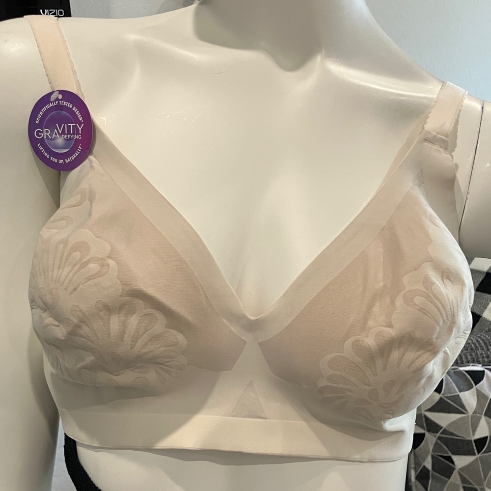 Gravity Defying Wireless Bralette in Nude/Beige